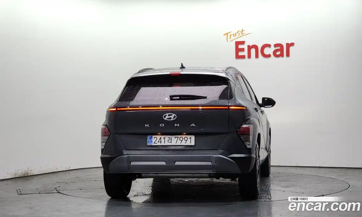 Hyundai Kona 2025 1.6 автомат (гидро), фото 3