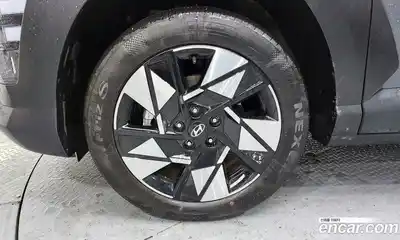Hyundai Kona 2025 1.6 автомат (гидро), миниатюра 4