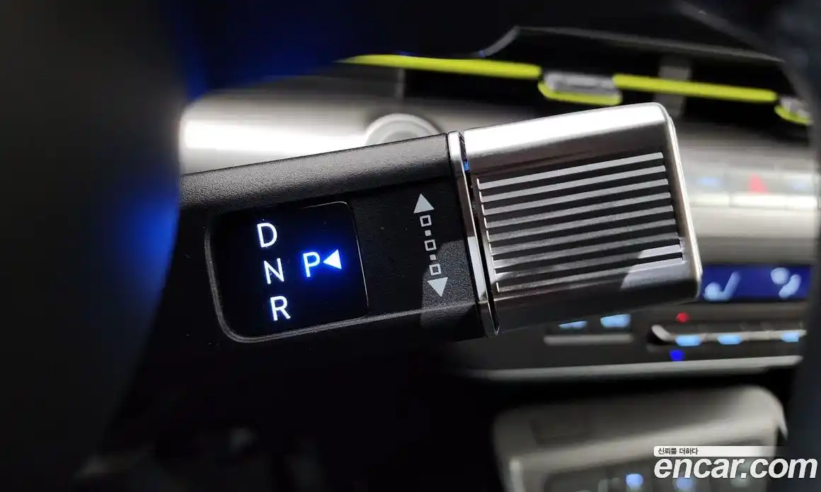 Hyundai Kona 2025 1.6 автомат (гидро), фото 8