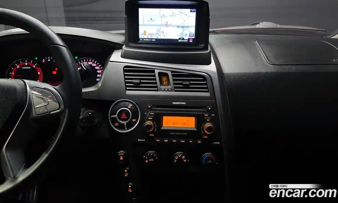 SsangYong Korando 2015 2.0 автомат (гидро), фото 14