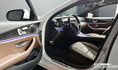 Mercedes-Benz E-Class 2023 2.0 автомат (гидро), миниатюра 10