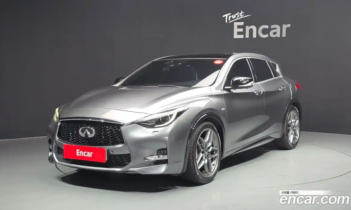 Infiniti Q30 2019 2.0 гидро, фото 1