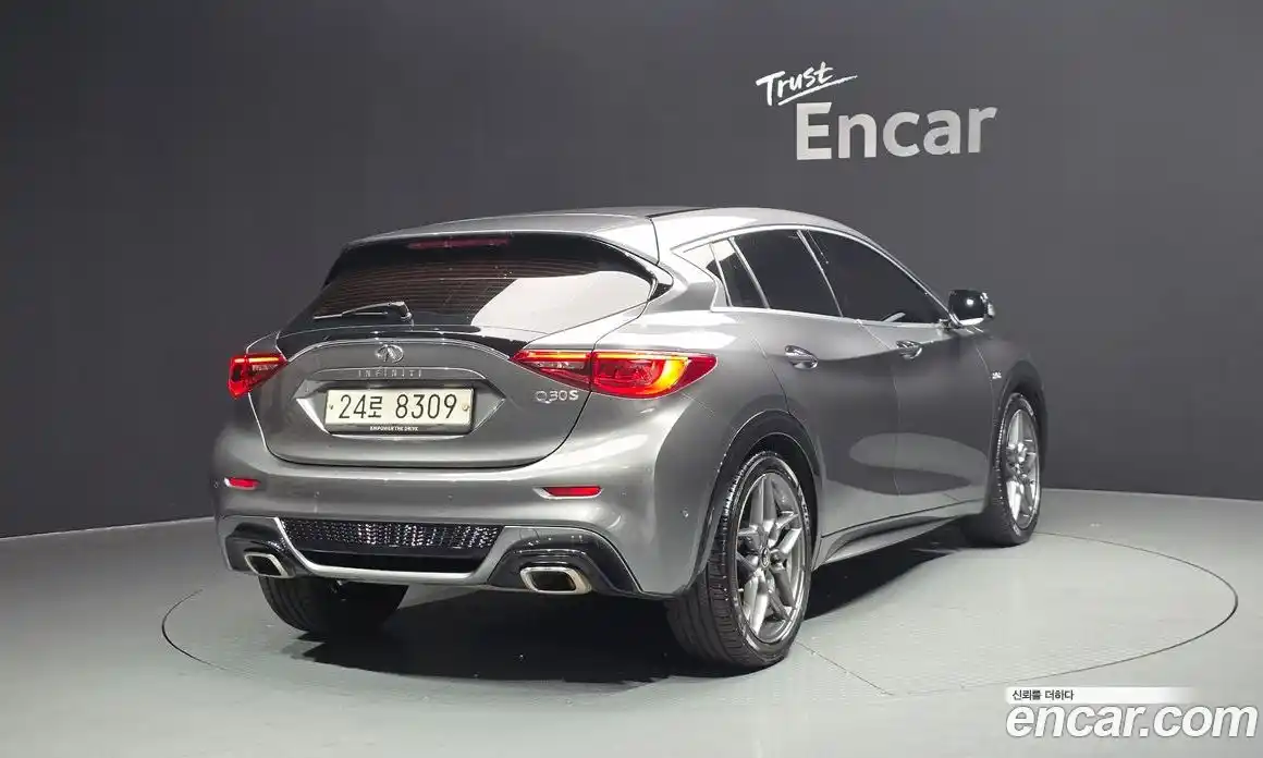 Infiniti Q30 2019 2.0 гидро, фото 2