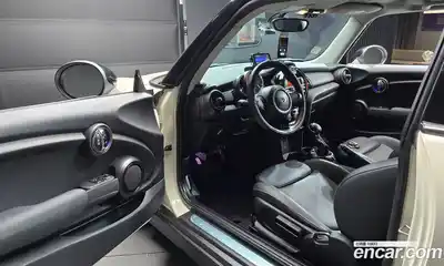 Mini Cooper 2014 1.5 автомат (гидро), миниатюра 11