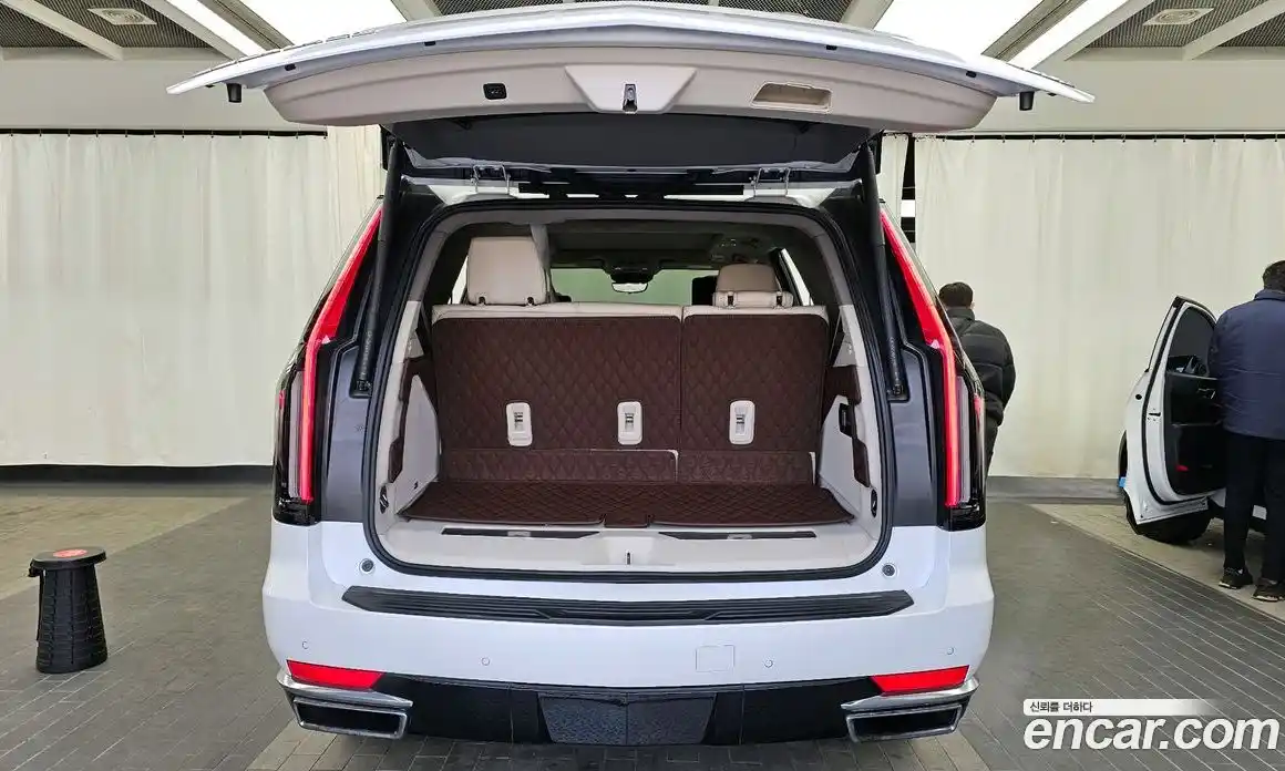Cadillac Escalade 2023 6.2 гидро, фото 19