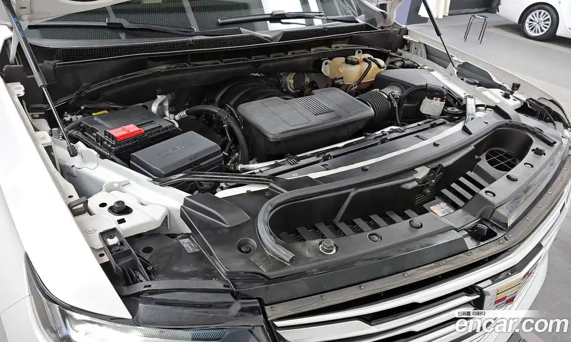 Cadillac Escalade 2023 6.2 гидро, фото 5