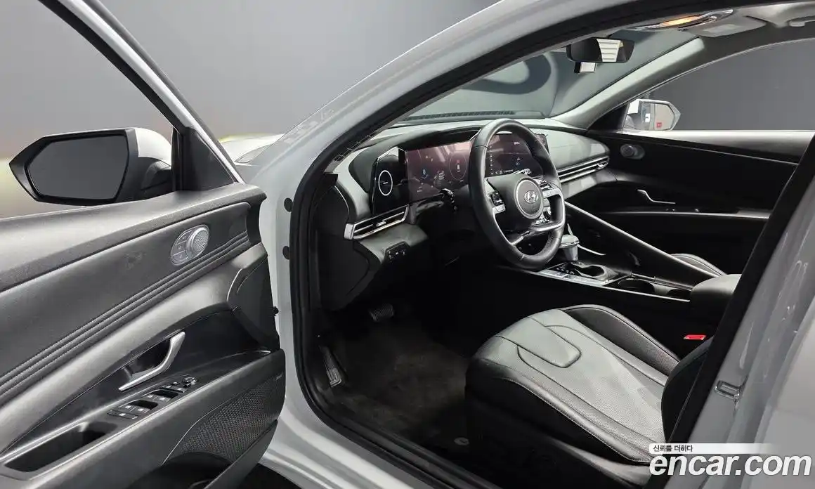 Hyundai Avante 2021 1.6 автомат (гидро), фото 13