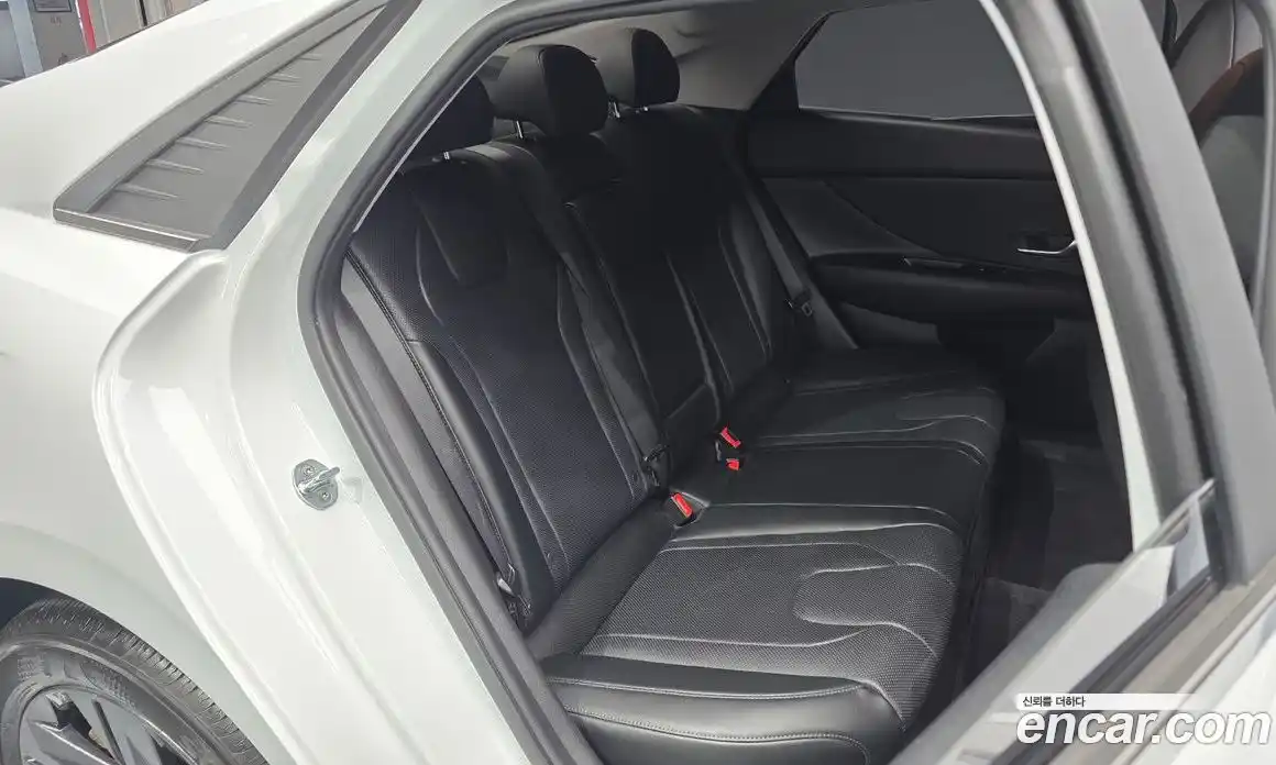 Hyundai Avante 2021 1.6 автомат (гидро), фото 17