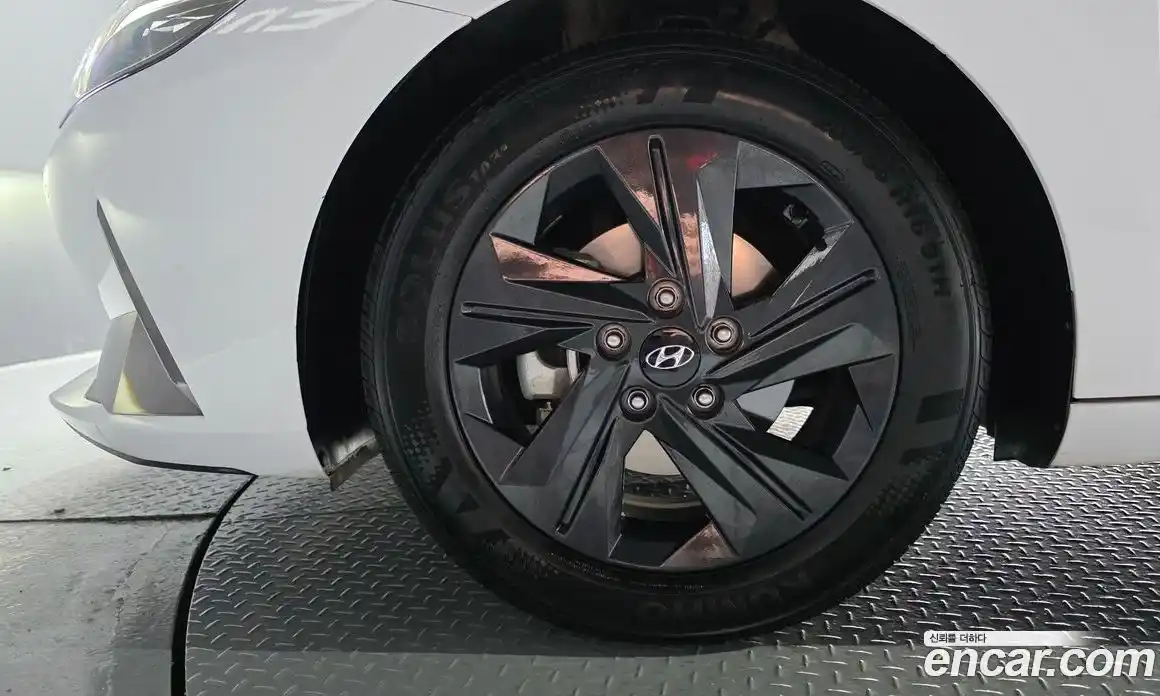 Hyundai Avante 2021 1.6 автомат (гидро), фото 5