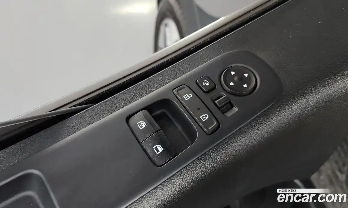 Hyundai Staria 2021 2.2 автомат (гидро), фото 13