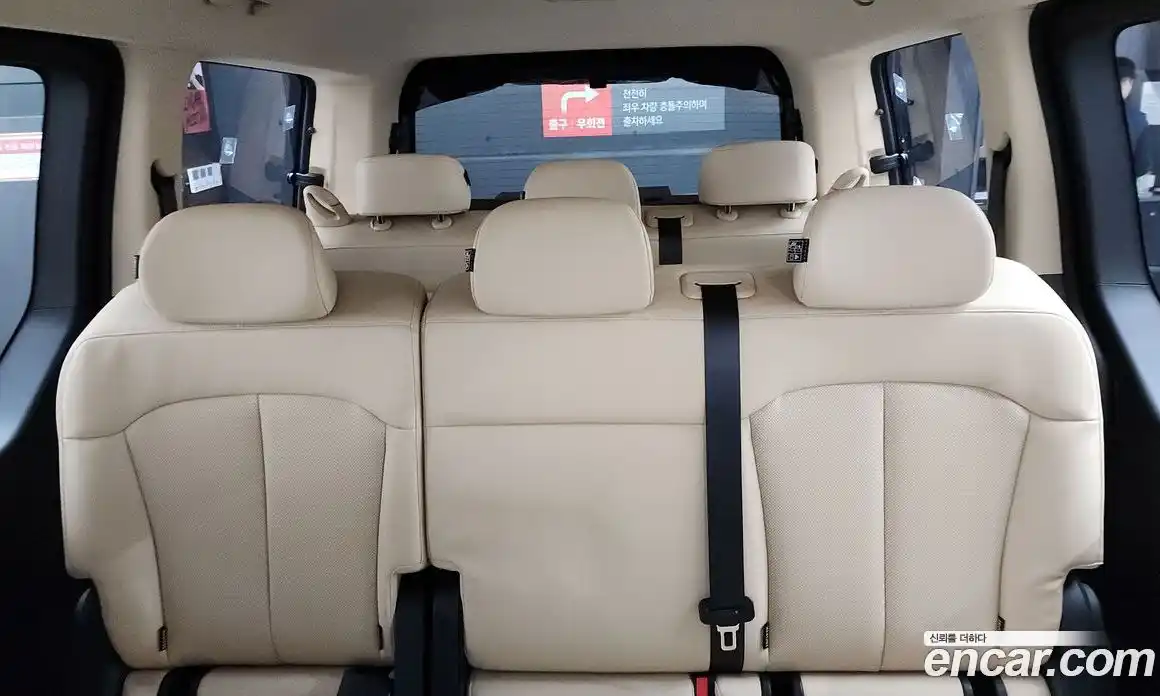 Hyundai Staria 2021 2.2 автомат (гидро), фото 27