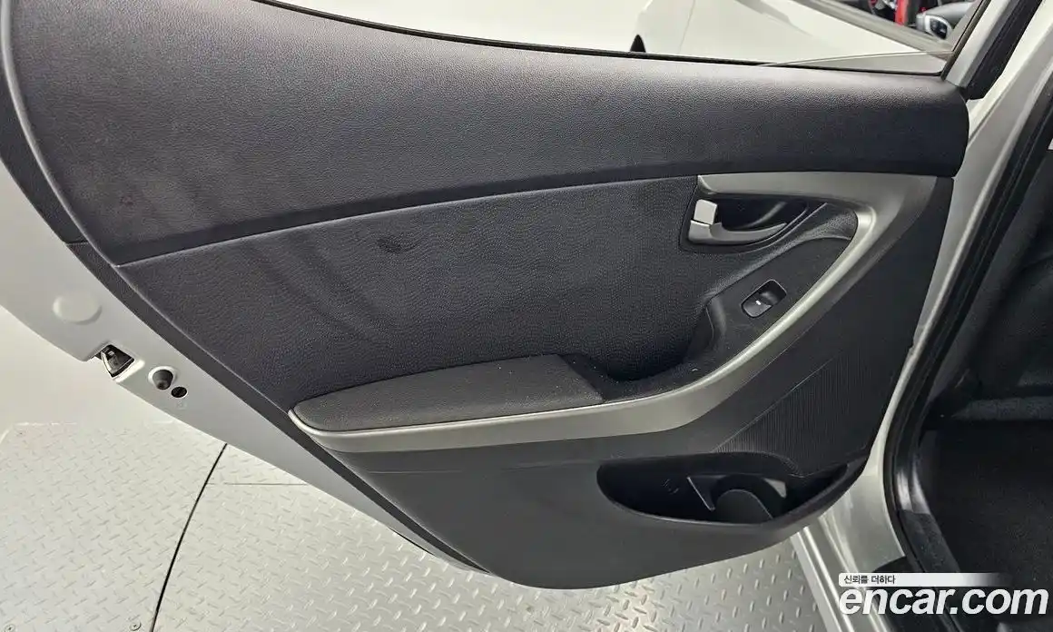 Hyundai Avante 2011 1.6 автомат (гидро), фото 15
