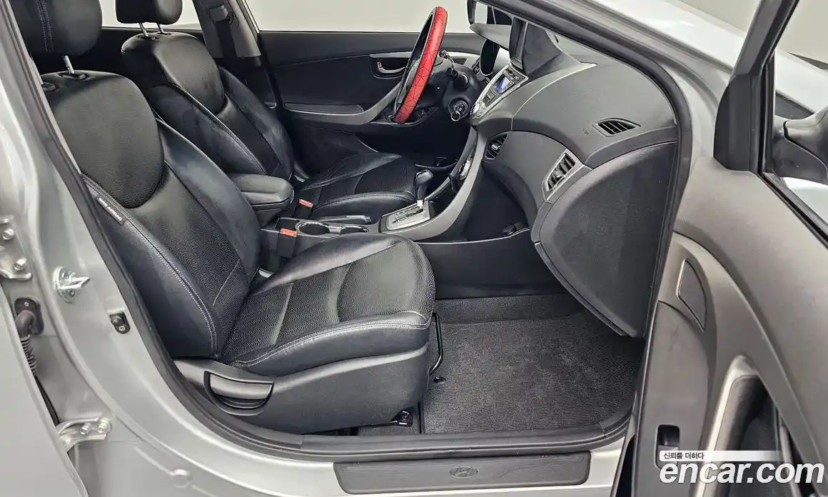 Hyundai Avante 2011 1.6 автомат (гидро), фото 16
