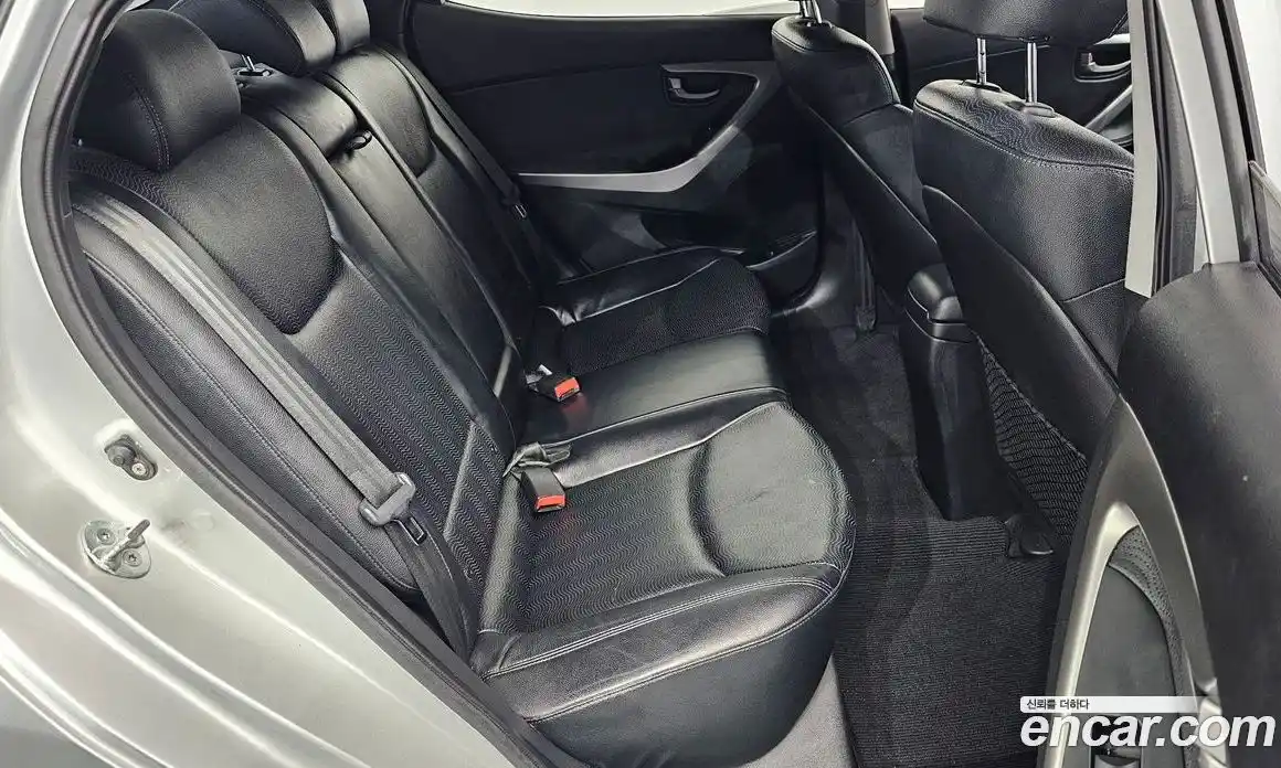 Hyundai Avante 2011 1.6 автомат (гидро), фото 17