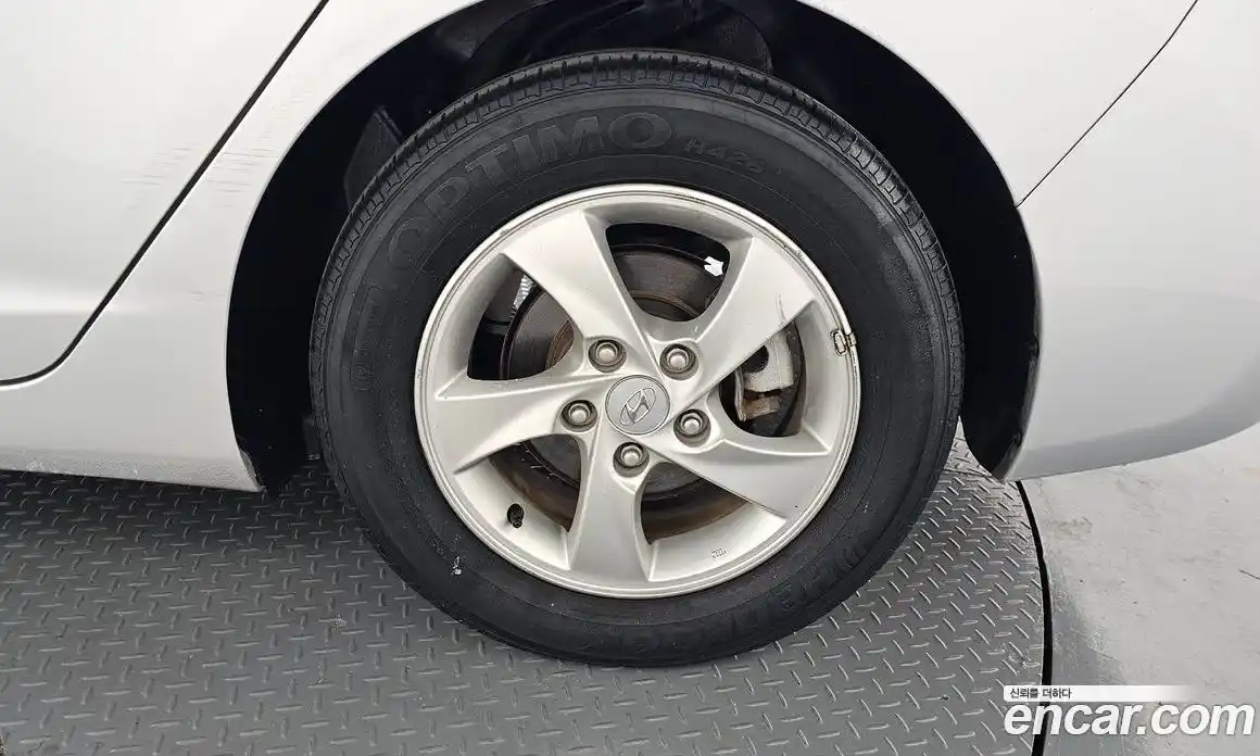 Hyundai Avante 2011 1.6 автомат (гидро), фото 7