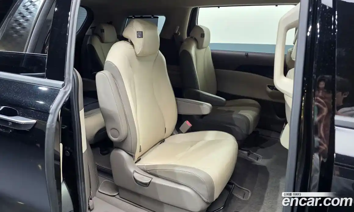 Kia Carnival 2023 2.2 автомат (гидро), фото 18