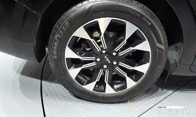 Kia Carnival 2023 2.2 автомат (гидро), миниатюра 5