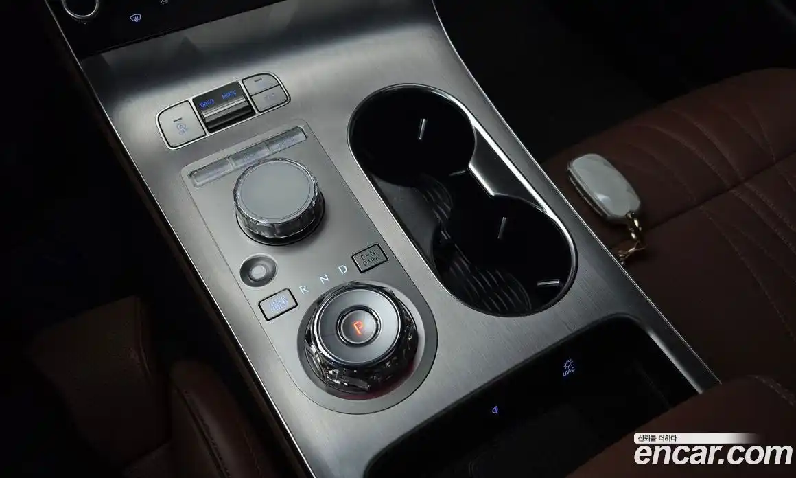Genesis GV70 2024 2.5 автомат (гидро), фото 9