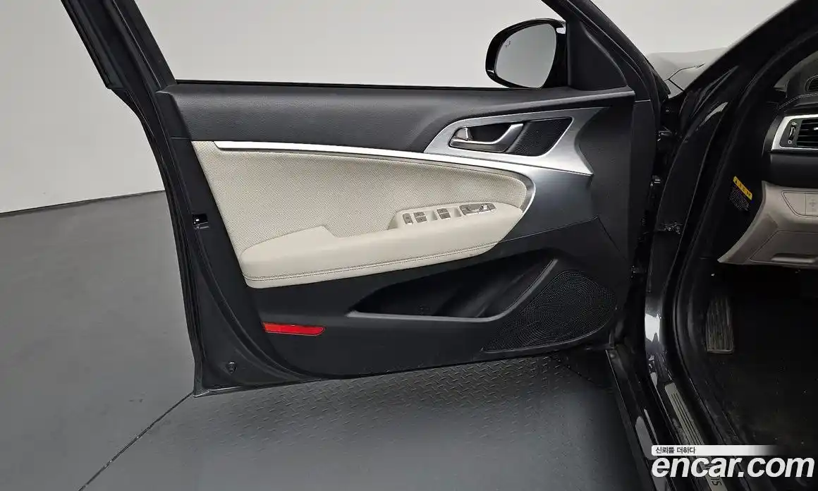 Genesis G70 2019 2.0 автомат (гидро), фото 13