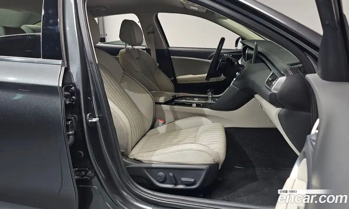 Genesis G70 2019 2.0 автомат (гидро), фото 15
