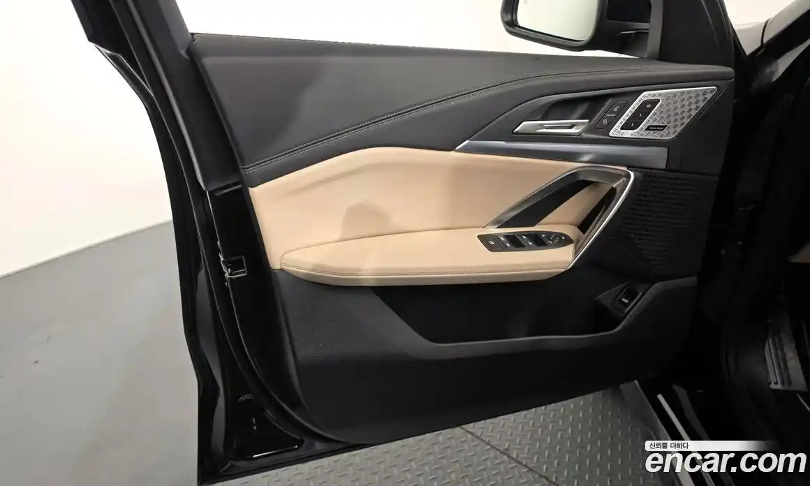 BMW X1 2024 2.0 автомат (гидро), фото 14