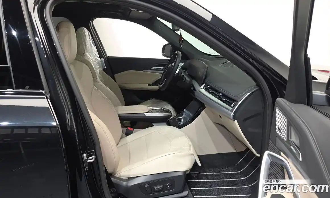 BMW X1 2024 2.0 автомат (гидро), фото 16
