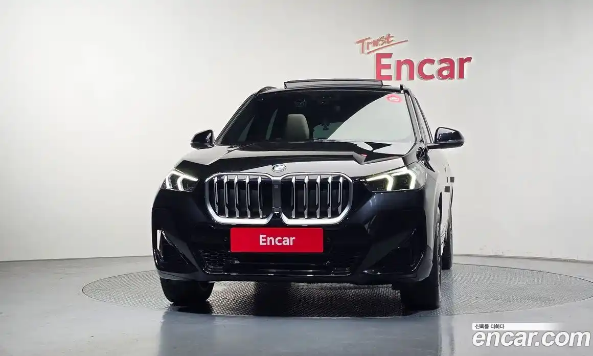 BMW X1 2024 2.0 автомат (гидро), фото 3
