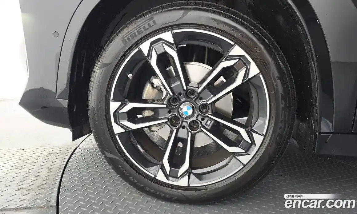 BMW X1 2024 2.0 автомат (гидро), фото 5