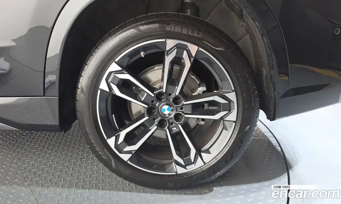 BMW X1 2024 2.0 автомат (гидро), фото 7