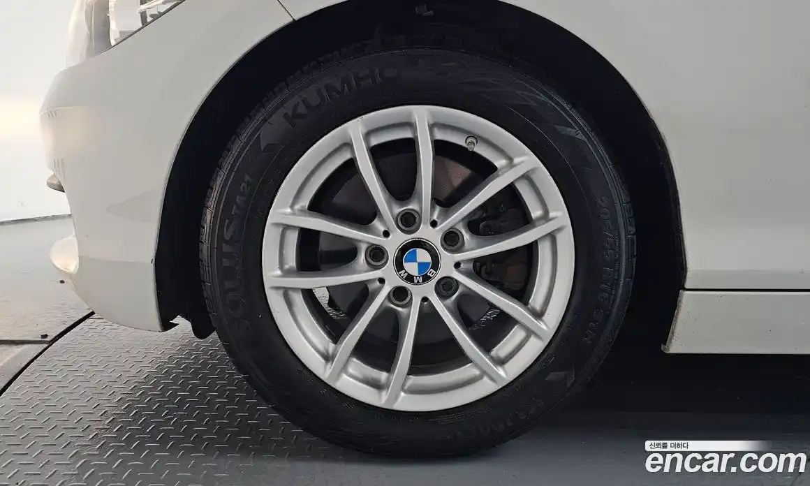 BMW 1 серия 2016 2.0 автомат (гидро), фото 5