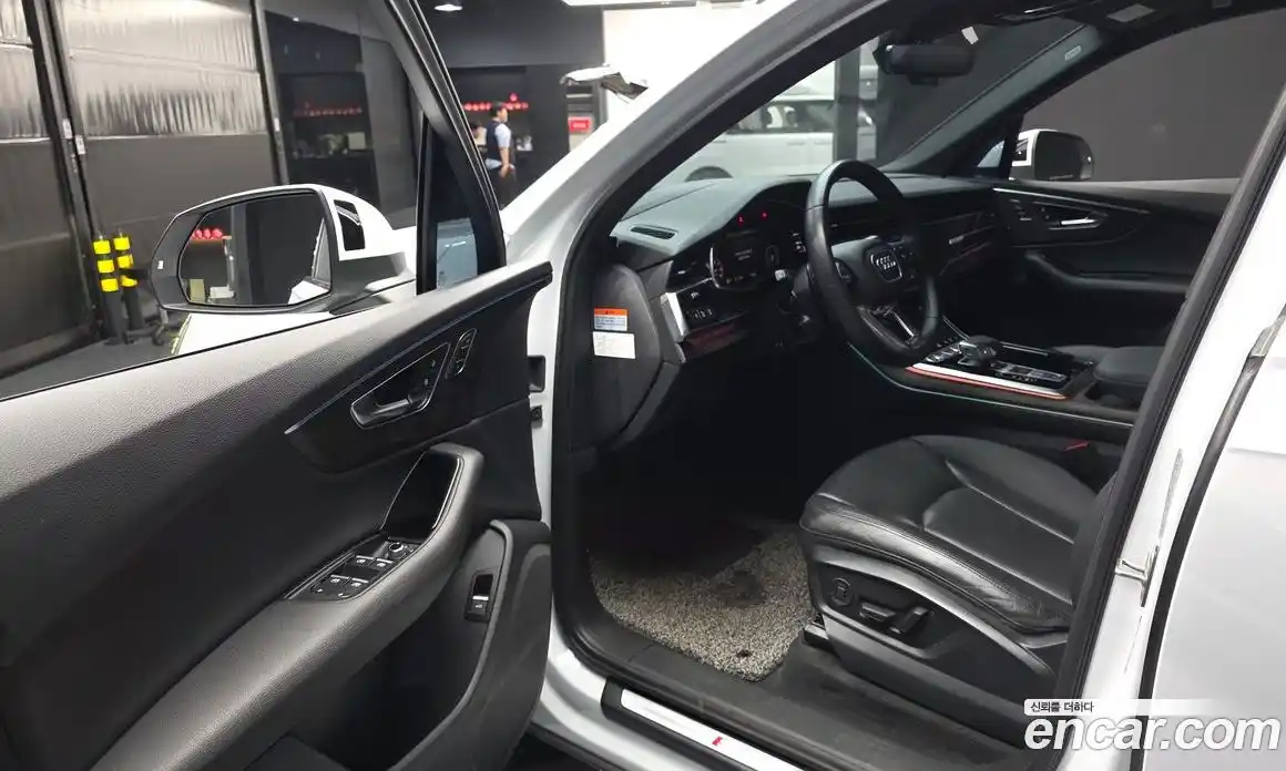 Audi Q7 2021 3.0 автомат (гидро), фото 10