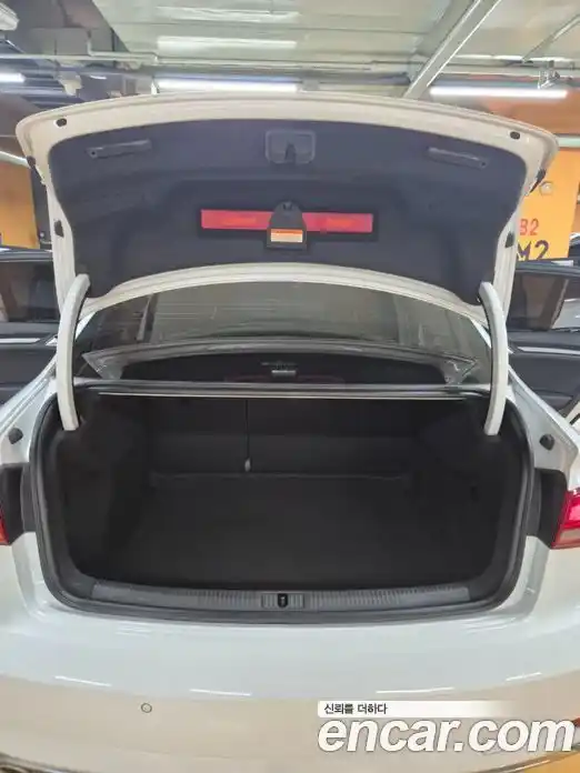 Audi A3 2020 2.0 автомат (гидро), фото 13