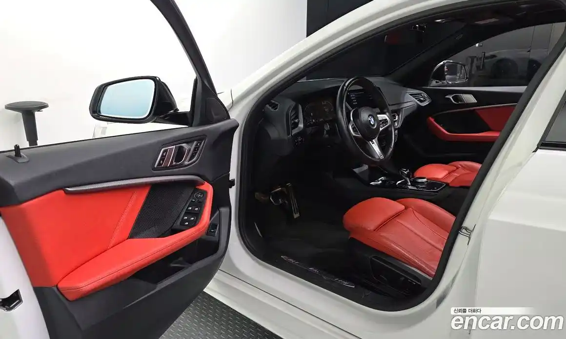 BMW 1 серия 2021 2.0 автомат (гидро), фото 13