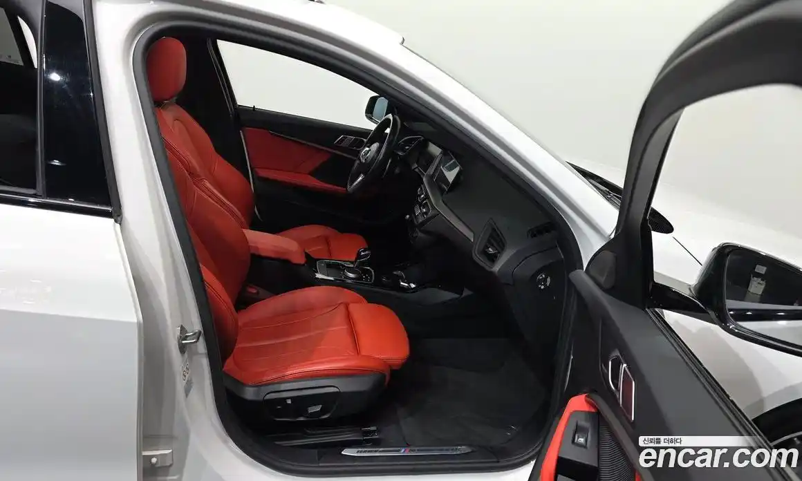 BMW 1 серия 2021 2.0 автомат (гидро), фото 17