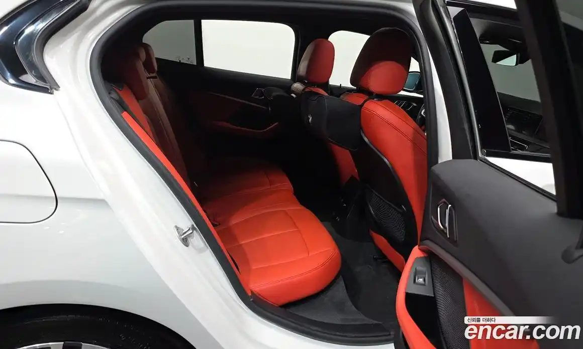 BMW 1 серия 2021 2.0 автомат (гидро), фото 18