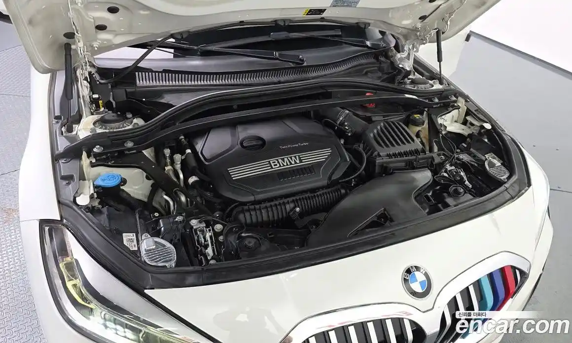 BMW 1 серия 2021 2.0 автомат (гидро), фото 6