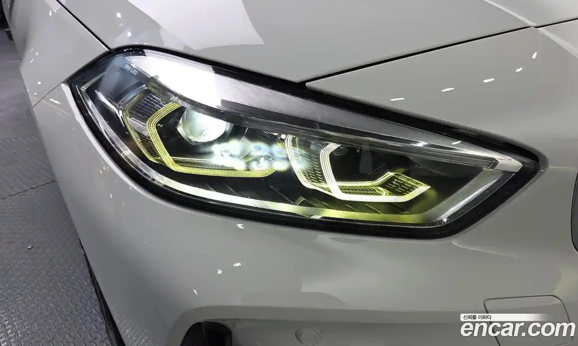 BMW 1 серия 2021 2.0 автомат (гидро), фото 8