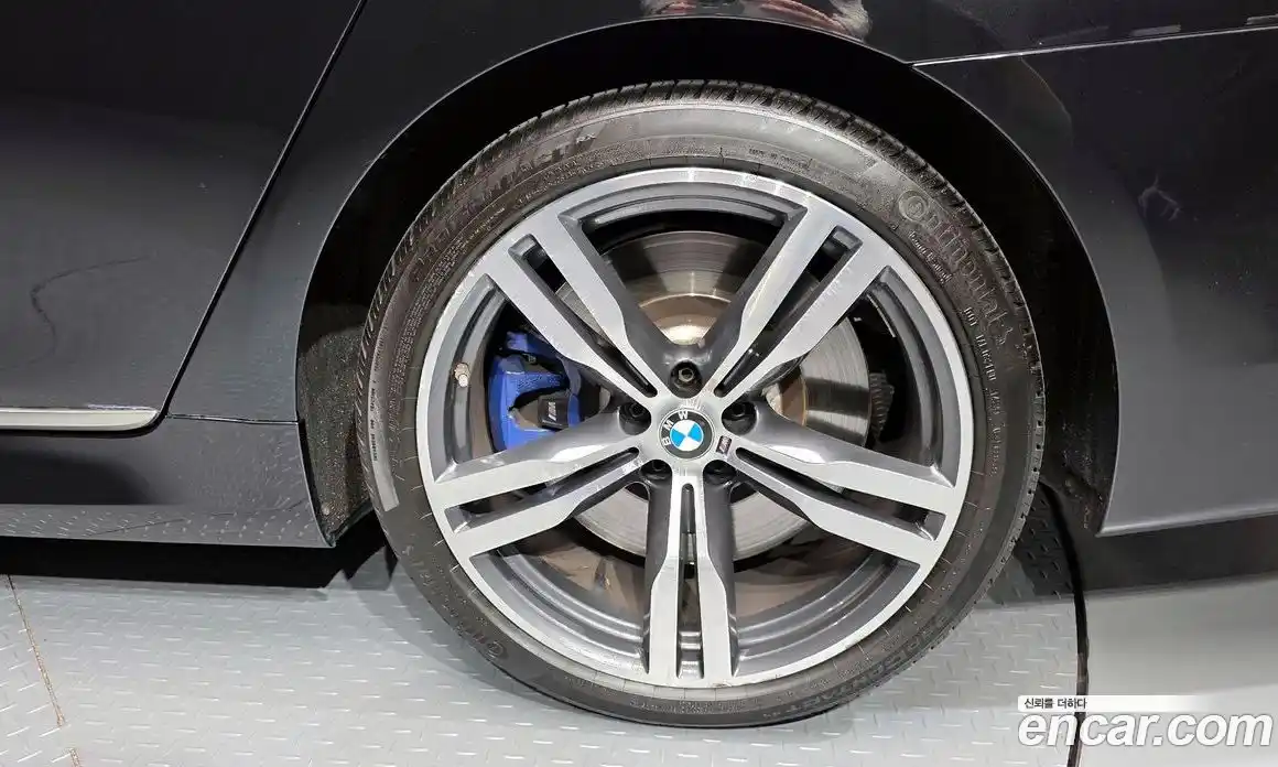 BMW 7 серия 2017 6.6 автомат (гидро), фото 7