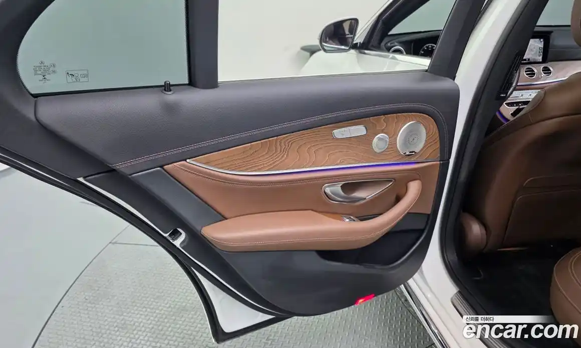 Mercedes-Benz E-Class 2022 2.0 автомат (гидро), фото 15