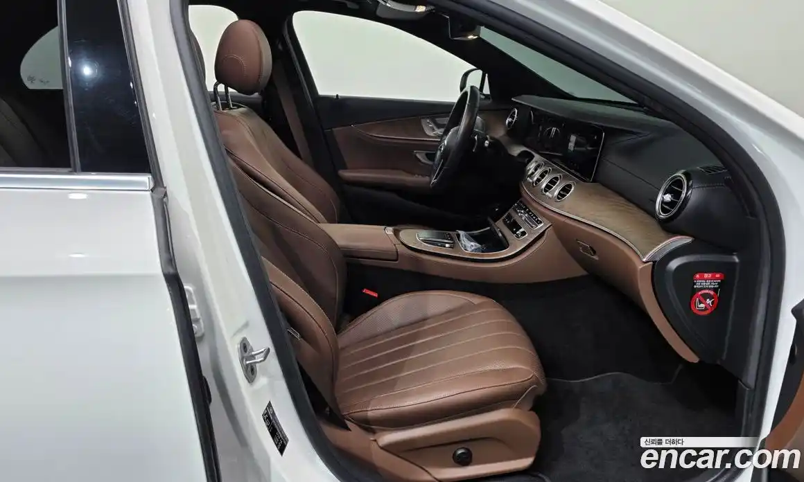 Mercedes-Benz E-Class 2022 2.0 автомат (гидро), фото 17