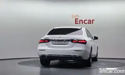 Mercedes-Benz E-Class 2022 2.0 автомат (гидро), миниатюра 4
