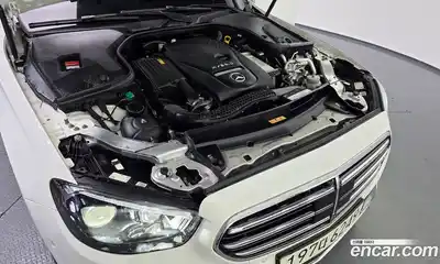 Mercedes-Benz E-Class 2022 2.0 автомат (гидро), миниатюра 6