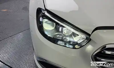 Mercedes-Benz E-Class 2022 2.0 автомат (гидро), миниатюра 8