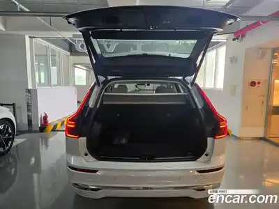 Volvo XC60 2026 2.0 автомат (гидро), миниатюра 12