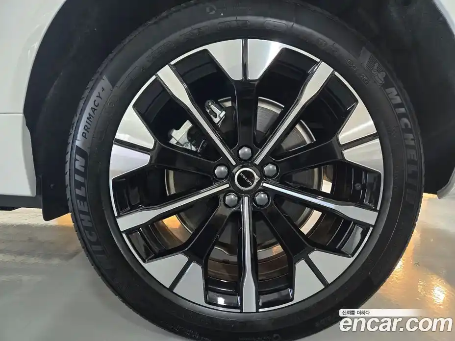 Volvo XC60 2026 2.0 автомат (гидро), фото 5