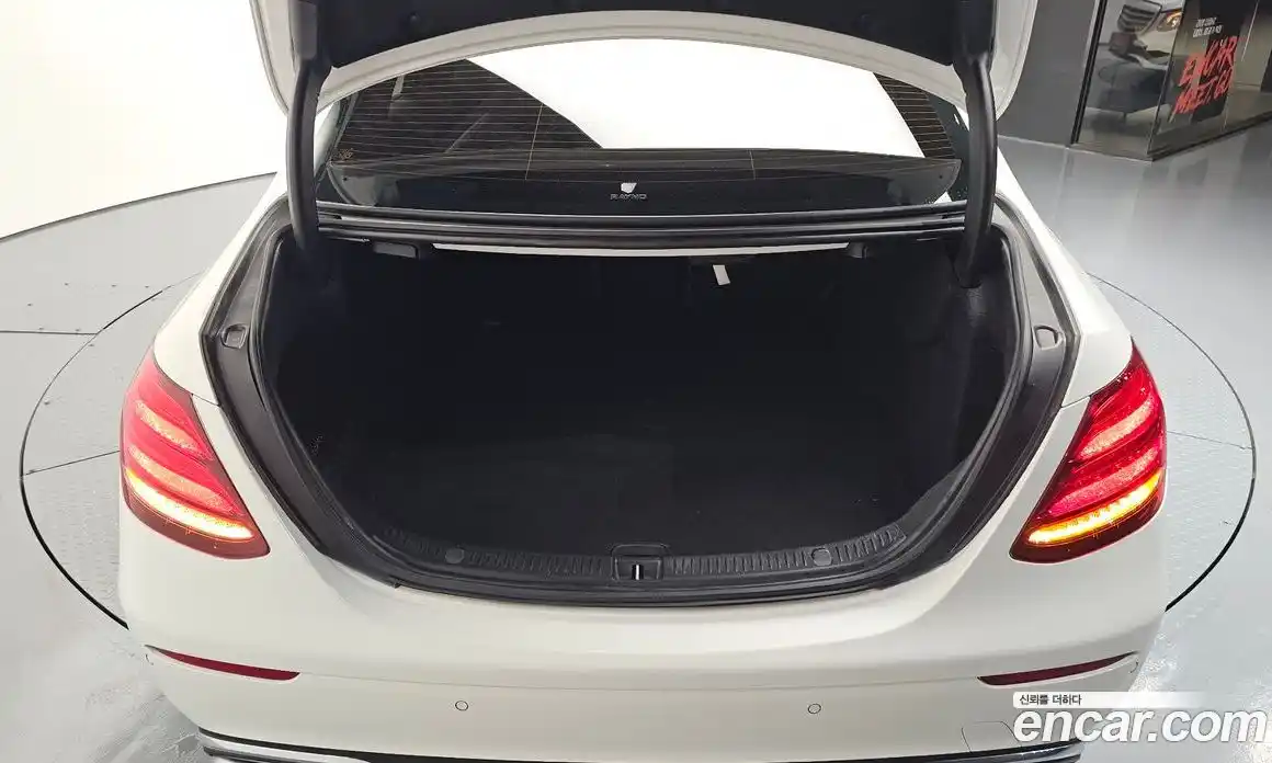 Mercedes-Benz E-Class 2019 1.9 автомат (гидро), фото 32