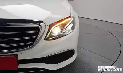 Mercedes-Benz E-Class 2019 1.9 автомат (гидро), миниатюра 8