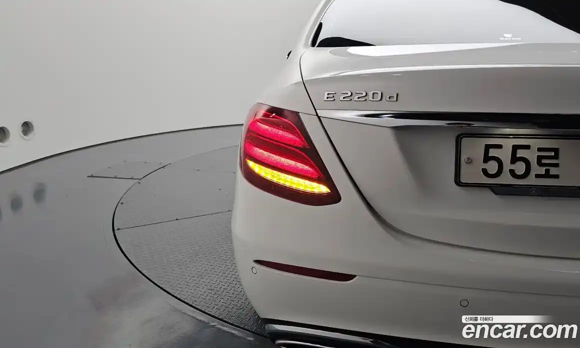 Mercedes-Benz E-Class 2019 1.9 автомат (гидро), фото 9