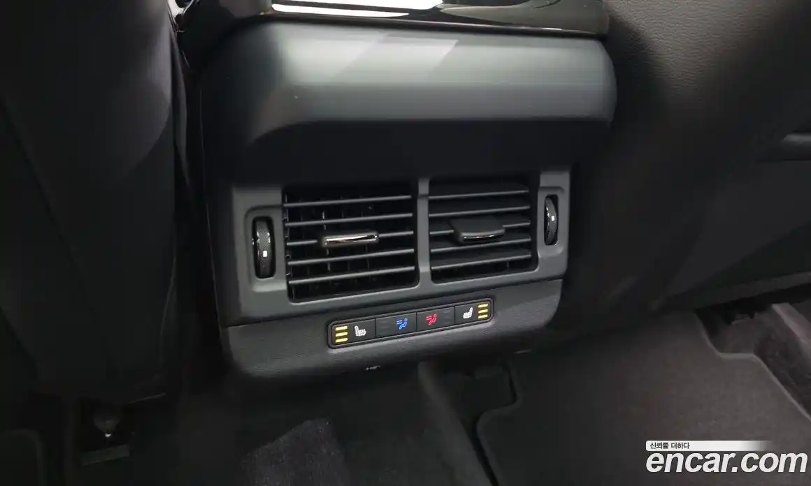 Land Rover Range Rover Evoque 2025 2.0 автомат (гидро), фото 18