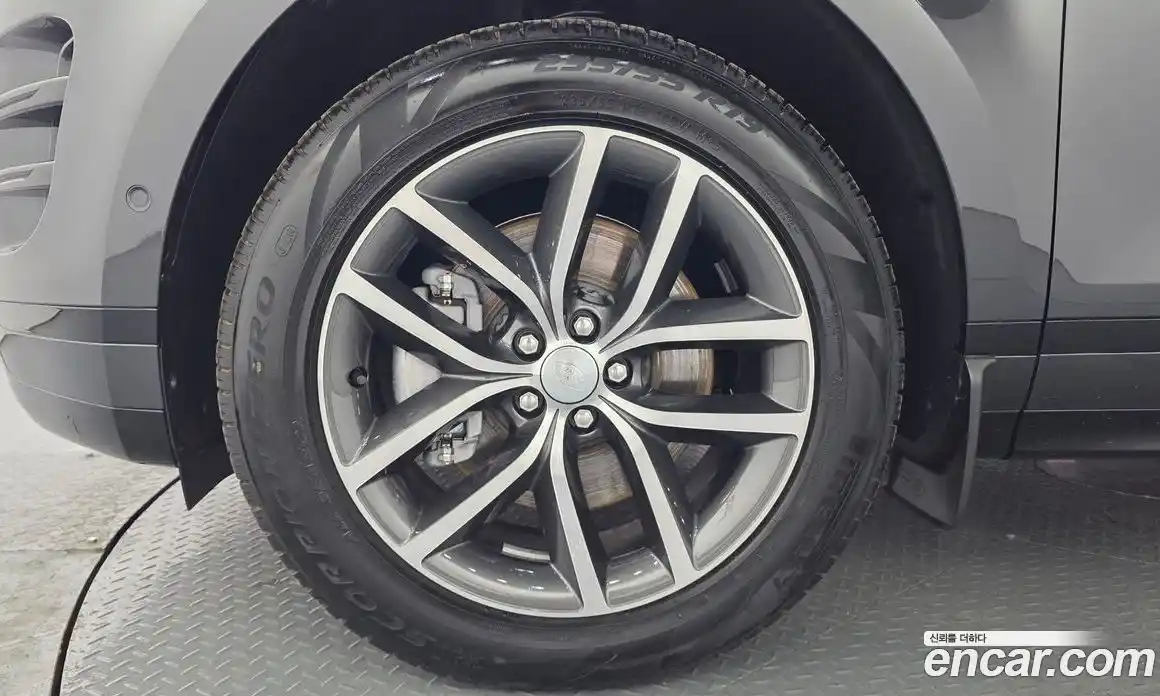 Land Rover Range Rover Evoque 2025 2.0 автомат (гидро), фото 8